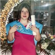 Profesora de inglés, lengua castellana y literatura e historia imparte clases para alumnos de primaria, ESO y bachillerato